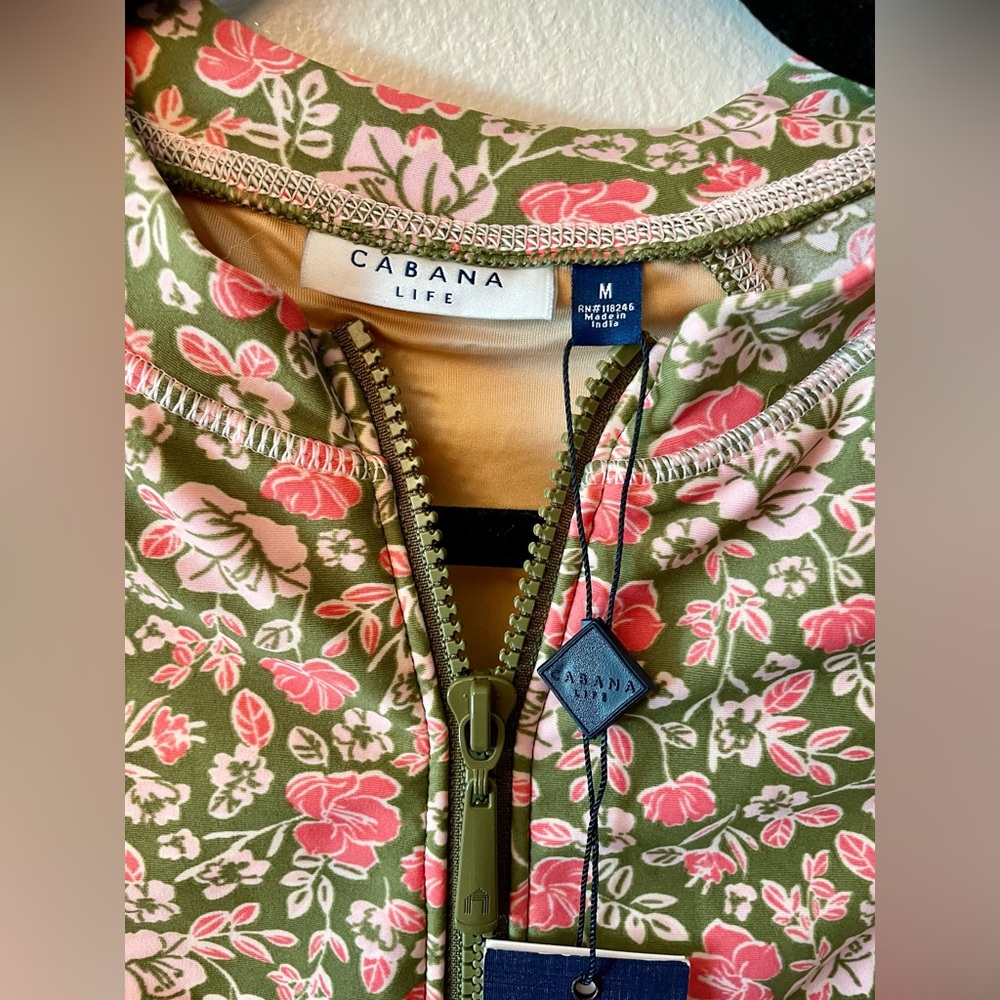 Zippered swim suit